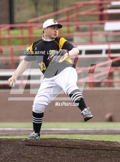 Thumbnail 2 in Bellevue vs St. Henry photogallery.