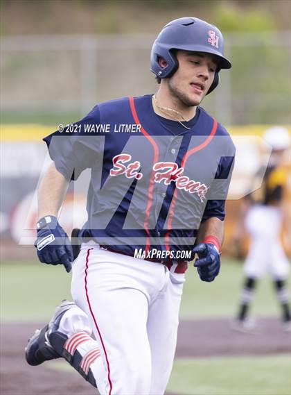 Thumbnail 1 in Bellevue vs St. Henry photogallery.