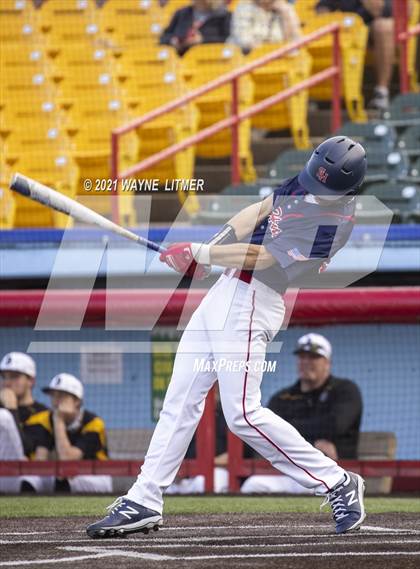 Thumbnail 2 in Bellevue vs St. Henry photogallery.