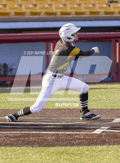 Thumbnail 2 in Bellevue vs St. Henry photogallery.
