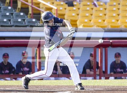 Thumbnail 3 in Bellevue vs St. Henry photogallery.