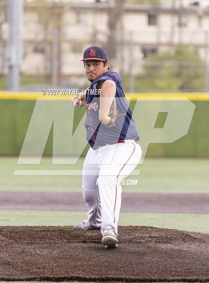Thumbnail 2 in Bellevue vs St. Henry photogallery.