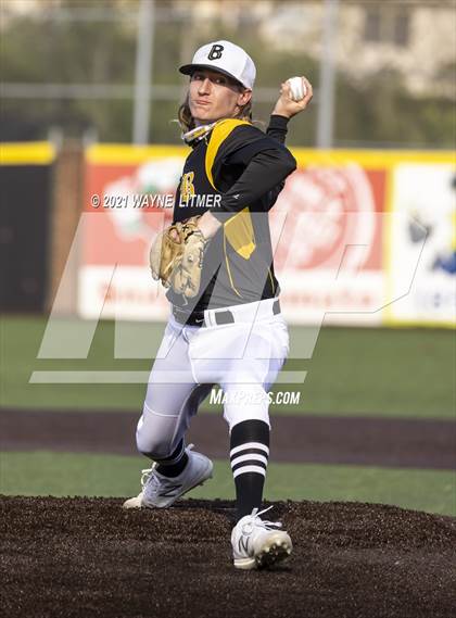 Thumbnail 3 in Bellevue vs St. Henry photogallery.