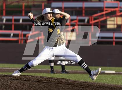 Thumbnail 2 in Bellevue vs St. Henry photogallery.