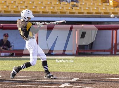 Thumbnail 2 in Bellevue vs St. Henry photogallery.