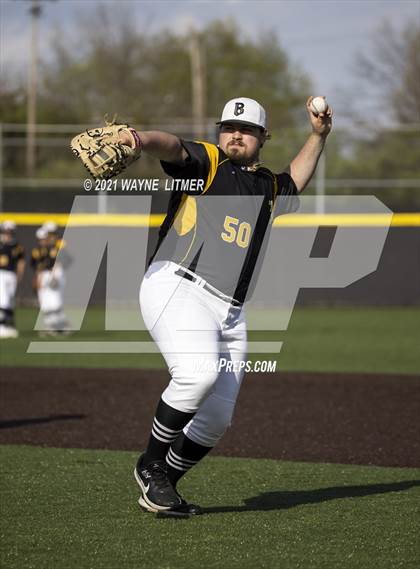 Thumbnail 1 in Bellevue vs St. Henry photogallery.