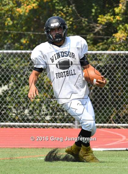 Thumbnail 3 in JV: Windsor vs Galileo (scrimmage) photogallery.