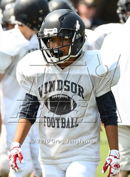 Thumbnail 3 in JV: Windsor vs Galileo (scrimmage) photogallery.