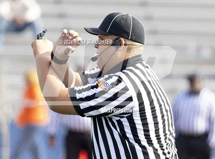 Thumbnail 3 in Springfield @ East St. Louis(IHSA 6A first round) photogallery.