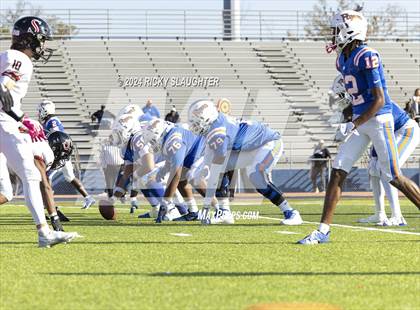 Thumbnail 1 in Springfield @ East St. Louis(IHSA 6A first round) photogallery.