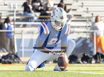Thumbnail 2 in Springfield @ East St. Louis(IHSA 6A first round) photogallery.