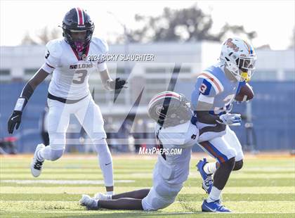 Thumbnail 2 in Springfield @ East St. Louis(IHSA 6A first round) photogallery.