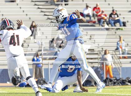 Thumbnail 1 in Springfield @ East St. Louis(IHSA 6A first round) photogallery.