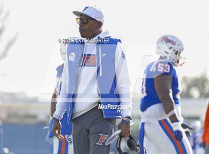 Thumbnail 3 in Springfield @ East St. Louis(IHSA 6A first round) photogallery.