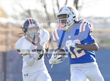 Thumbnail 1 in Springfield @ East St. Louis(IHSA 6A first round) photogallery.
