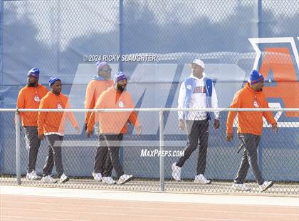 Thumbnail 3 in Springfield @ East St. Louis(IHSA 6A first round) photogallery.