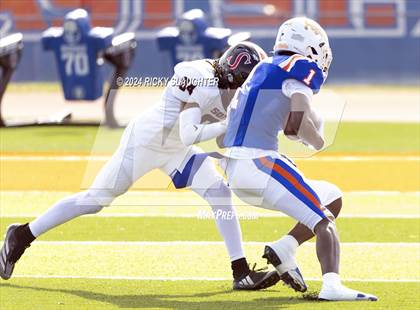 Thumbnail 3 in Springfield @ East St. Louis(IHSA 6A first round) photogallery.