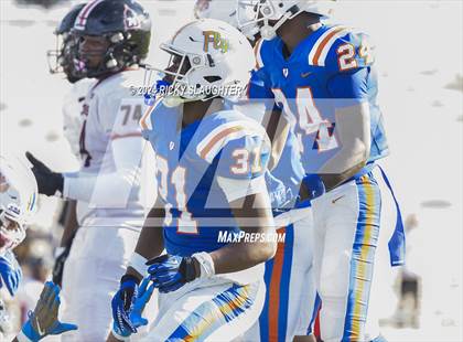 Thumbnail 1 in Springfield @ East St. Louis(IHSA 6A first round) photogallery.