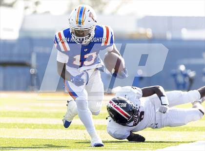 Thumbnail 3 in Springfield @ East St. Louis(IHSA 6A first round) photogallery.