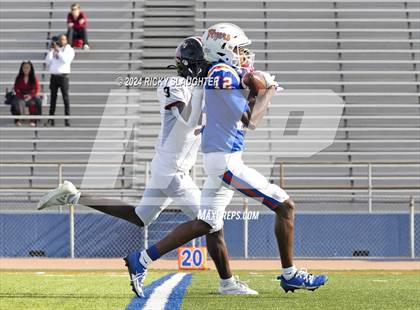 Thumbnail 3 in Springfield @ East St. Louis(IHSA 6A first round) photogallery.