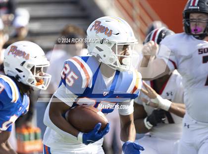 Thumbnail 1 in Springfield @ East St. Louis(IHSA 6A first round) photogallery.