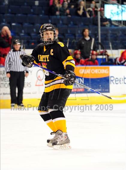 Thumbnail 3 in Amity Regional vs Branford (Sound Tigers Harbor Yard Series) photogallery.