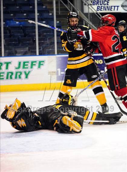 Thumbnail 3 in Amity Regional vs Branford (Sound Tigers Harbor Yard Series) photogallery.