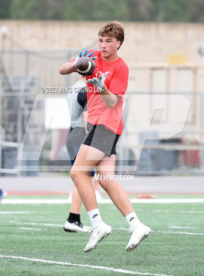 Thumbnail 2 in South County Classic Passing and Lineman Tournament photogallery.