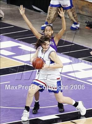 Thumbnail 3 in Sacramento vs. St. Ignatius (CIF NorCal D3 Final) photogallery.