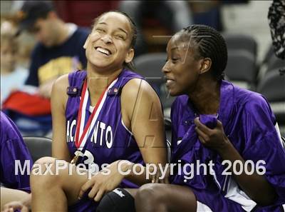 Thumbnail 2 in Sacramento vs. St. Ignatius (CIF NorCal D3 Final) photogallery.