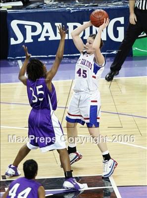 Thumbnail 2 in Sacramento vs. St. Ignatius (CIF NorCal D3 Final) photogallery.
