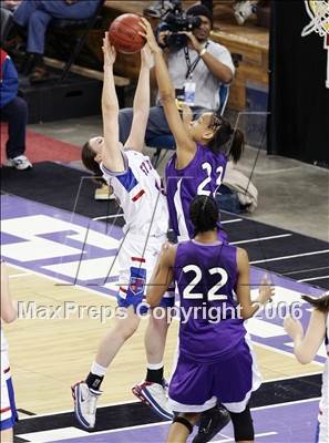 Thumbnail 3 in Sacramento vs. St. Ignatius (CIF NorCal D3 Final) photogallery.