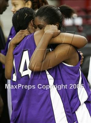 Thumbnail 1 in Sacramento vs. St. Ignatius (CIF NorCal D3 Final) photogallery.
