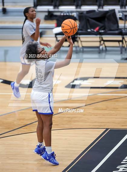 Thumbnail 2 in Lake View vs. Dillon  (2023 Robeson County Shootout) photogallery.