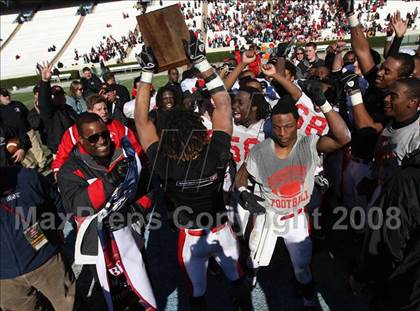Thumbnail 1 in Byrd vs. Seventy-First (NCHSAA 4-A Football Final) photogallery.