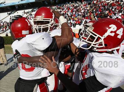 Thumbnail 1 in Byrd vs. Seventy-First (NCHSAA 4-A Football Final) photogallery.