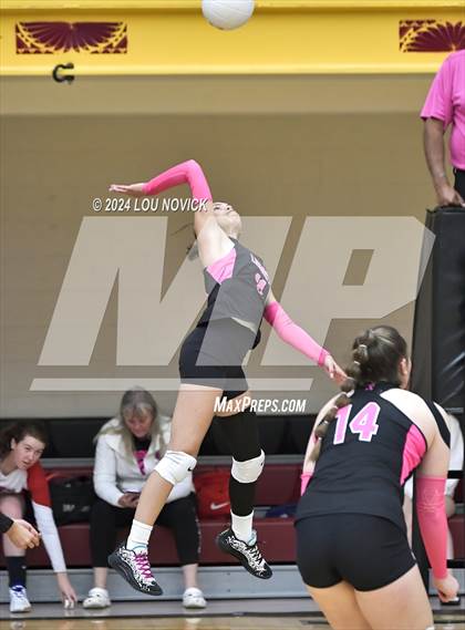 Thumbnail 2 in Legacy Academy vs. West Las Vegas photogallery.