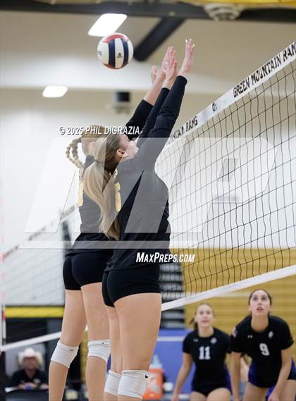 Thumbnail 2 in Longmont vs Green Mountain (CHSAA 4A Regional) photogallery.
