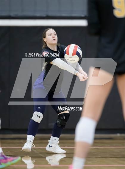 Thumbnail 1 in Longmont vs Green Mountain (CHSAA 4A Regional) photogallery.