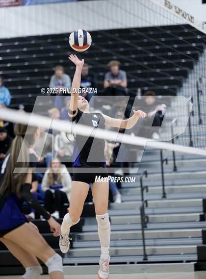 Thumbnail 3 in Longmont vs Green Mountain (CHSAA 4A Regional) photogallery.