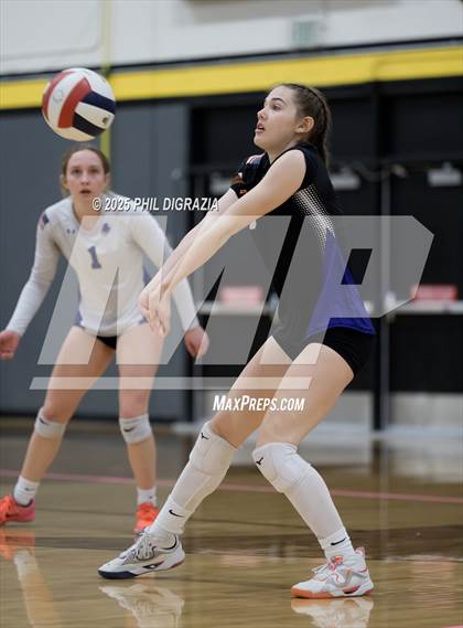 Thumbnail 3 in Longmont vs Green Mountain (CHSAA 4A Regional) photogallery.