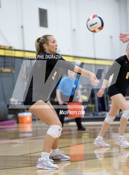 Thumbnail 2 in Longmont vs Green Mountain (CHSAA 4A Regional) photogallery.