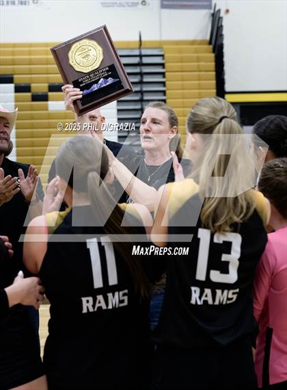 Thumbnail 3 in Longmont vs Green Mountain (CHSAA 4A Regional) photogallery.