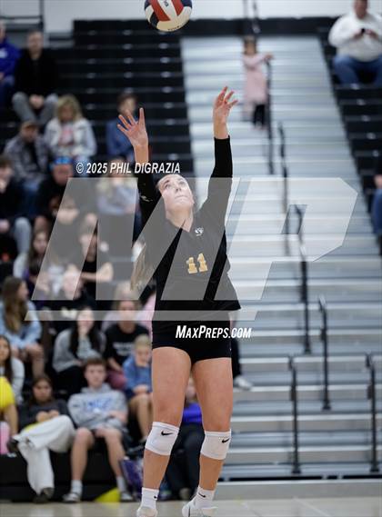 Thumbnail 3 in Longmont vs Green Mountain (CHSAA 4A Regional) photogallery.