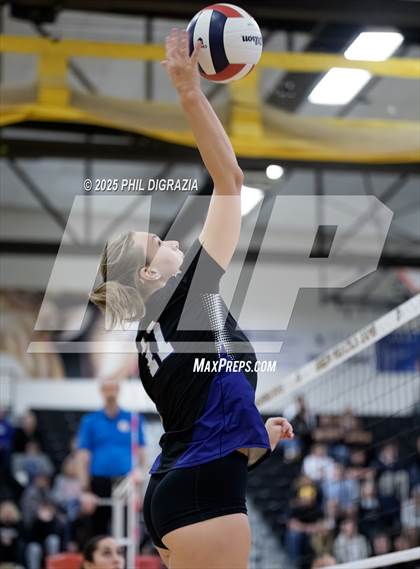 Thumbnail 3 in Longmont vs Green Mountain (CHSAA 4A Regional) photogallery.