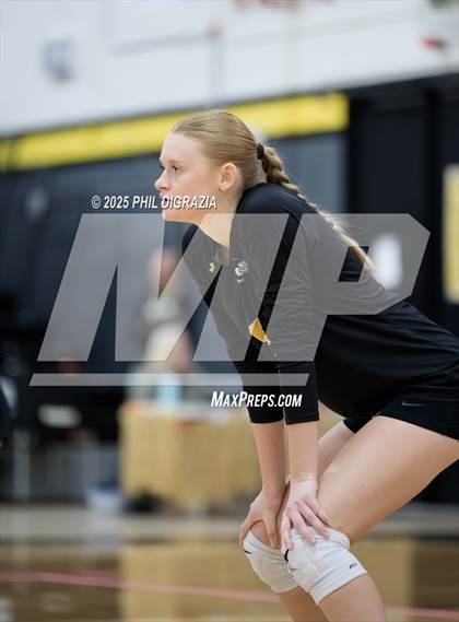 Thumbnail 1 in Longmont vs Green Mountain (CHSAA 4A Regional) photogallery.