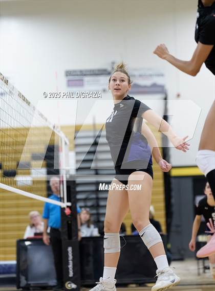 Thumbnail 1 in Longmont vs Green Mountain (CHSAA 4A Regional) photogallery.