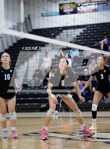 Thumbnail 1 in Longmont vs Green Mountain (CHSAA 4A Regional) photogallery.