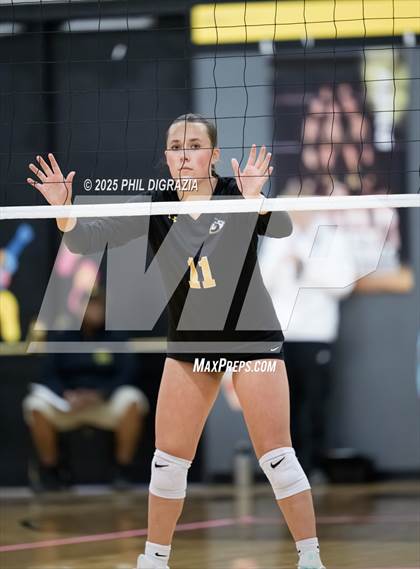 Thumbnail 1 in Longmont vs Green Mountain (CHSAA 4A Regional) photogallery.