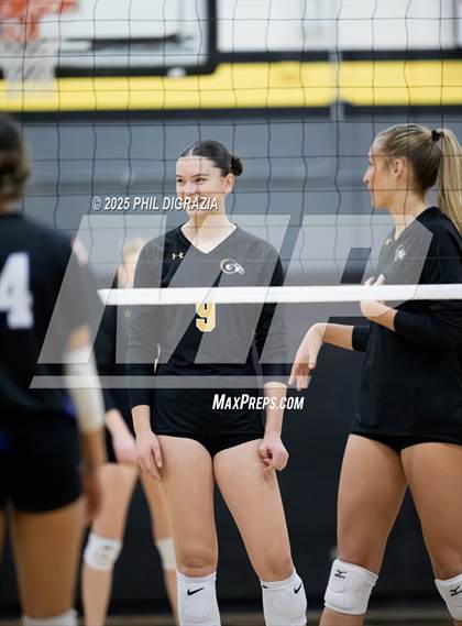 Thumbnail 3 in Longmont vs Green Mountain (CHSAA 4A Regional) photogallery.
